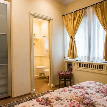 Stylish Florentine In The With Pool Villa
