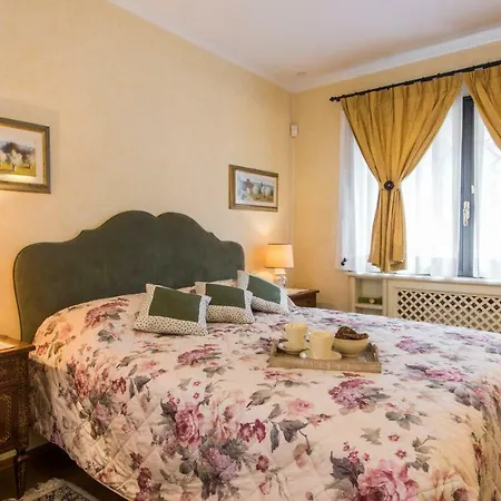 Stylish Florentine In The With Pool Villa
