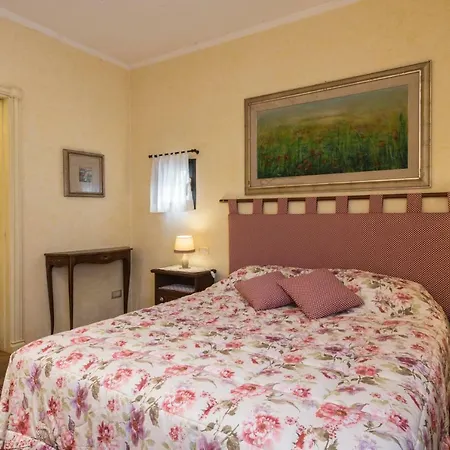 Stylish Florentine In The With Pool Villa